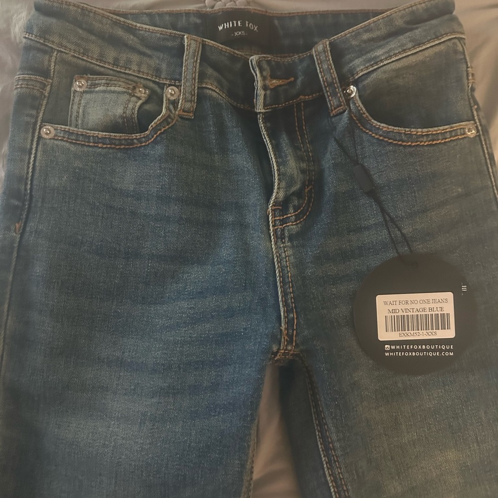 White Fox Boutique Women’s Dark Blue Skinny Jeans MID RISE